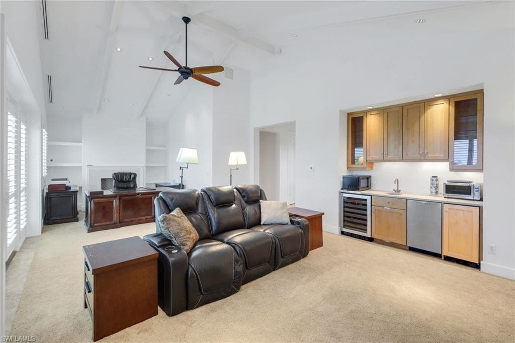 Living/Den Room that could be converted into a 4th/5th bedroom(s)