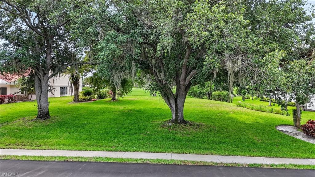 16047 Forest Oaks DR photo 5 of 36