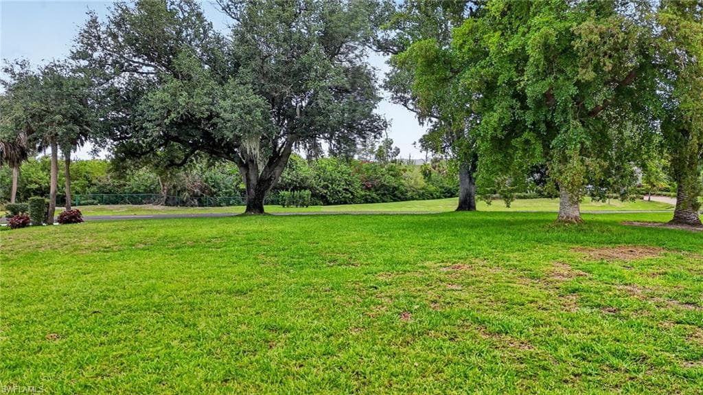 16047 Forest Oaks DR photo 9 of 36