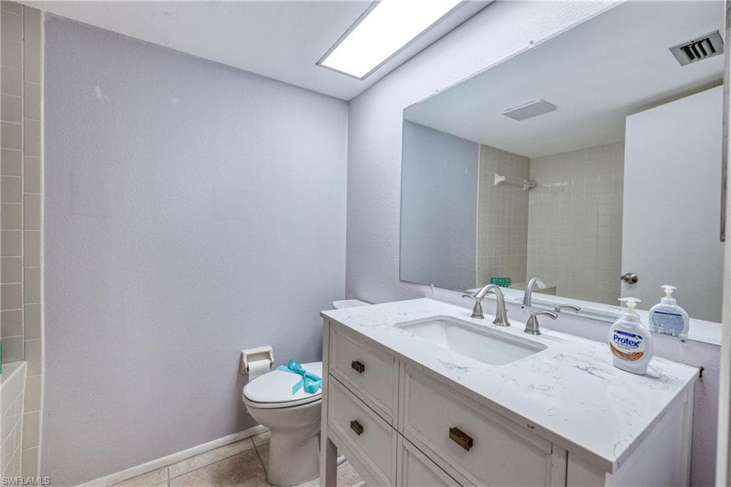 17456 OVERHILL DR F photo 13 of 26