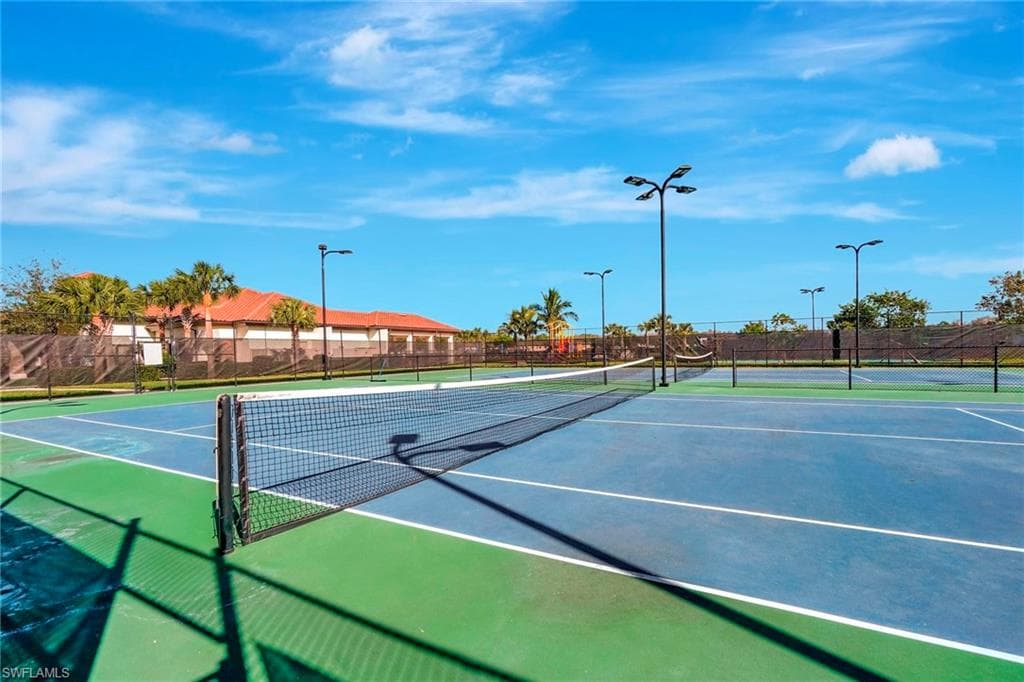 Tennis/pickle ball courts
