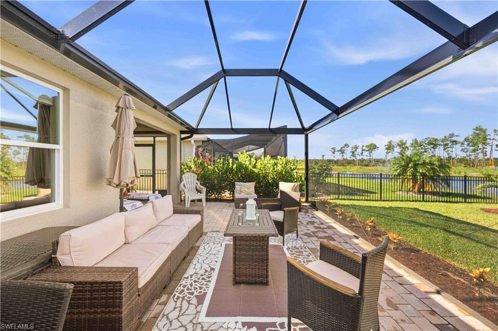 Screened patio with paver flooring