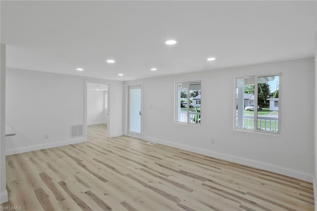 1755 Oakley AVE photo 5 of 40