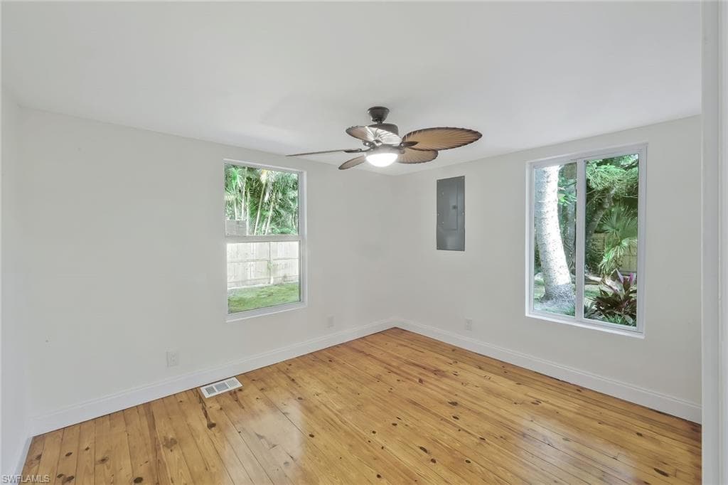 1755 Oakley AVE photo 21 of 40