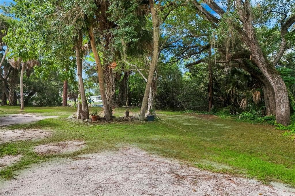 Make this YOUR piece of paradise.