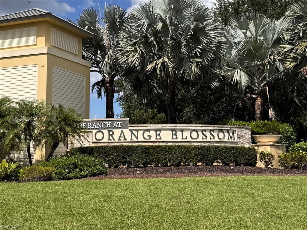 Community Entrance monument sign