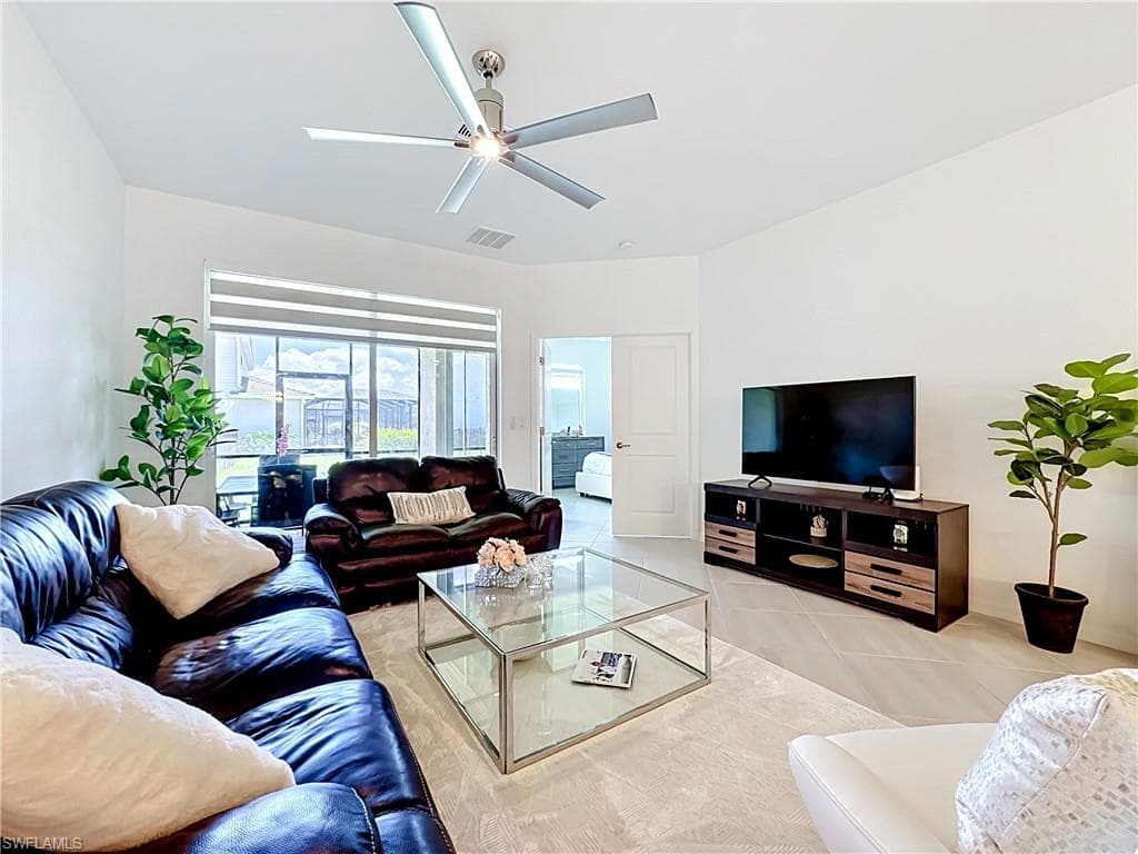 2558 Vine AVE photo 20 of 47