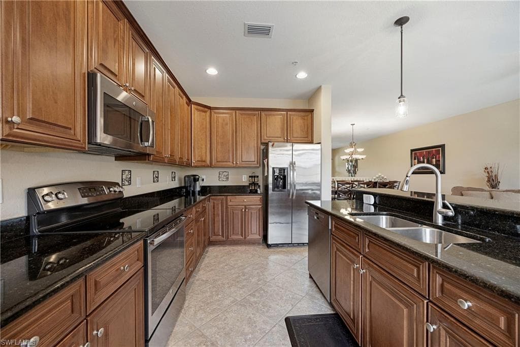 11875 Izarra WAY 8712 photo 9 of 33