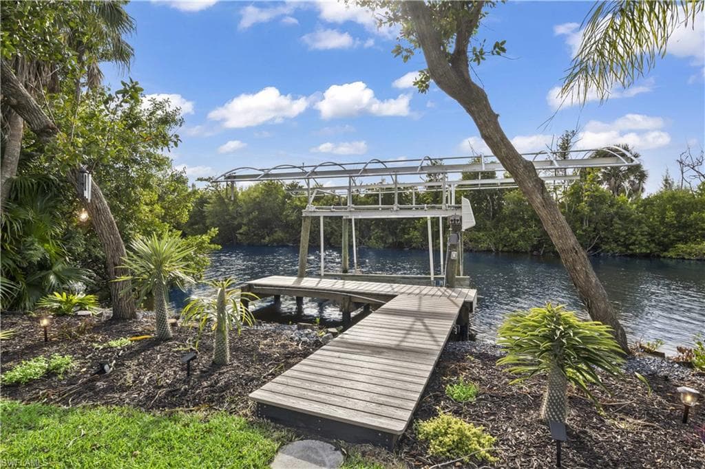 Highly sought-after 55+ boating community of Pine Island Cove