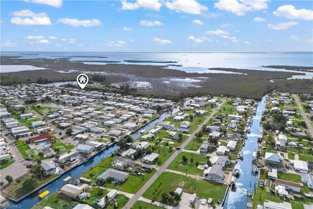 Exceptional access for boating, fishing, kayaking & exploring pristine waters of Pine Island Sound, Matlacha Pass, Sanibel, Captiva, Cayo Costa, Boca Grande & beyond Gulf