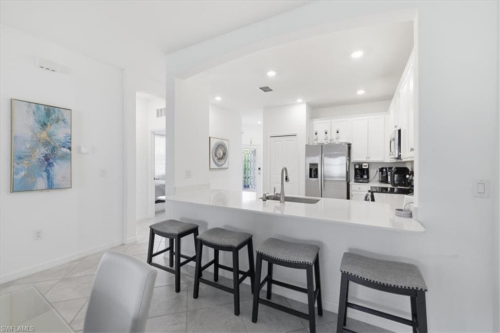 2636 Vine AVE photo 7 of 35