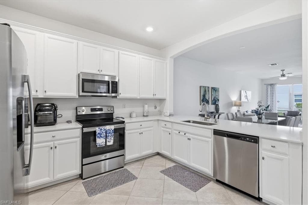 2636 Vine AVE photo 5 of 35