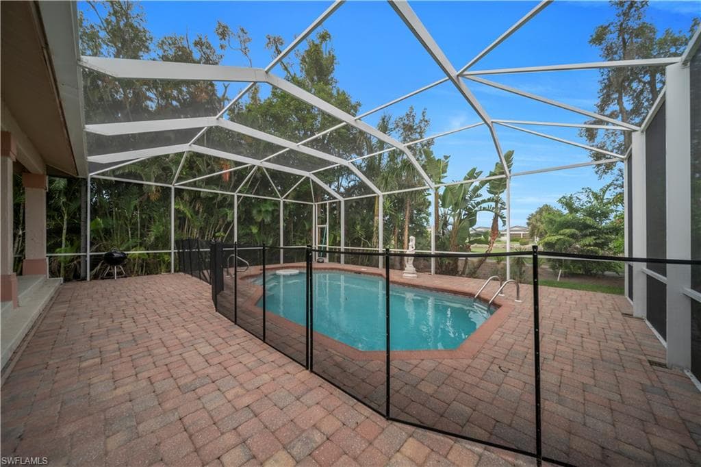 Screened in lanai with pool