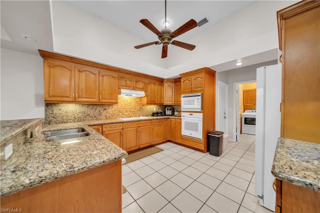 16971 Timberlakes DR photo 5 of 39