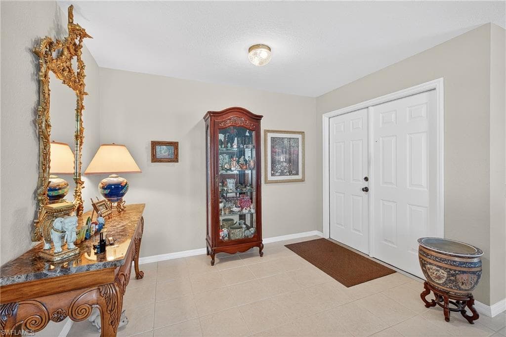 12835 Oakpointe CIR photo 3 of 32