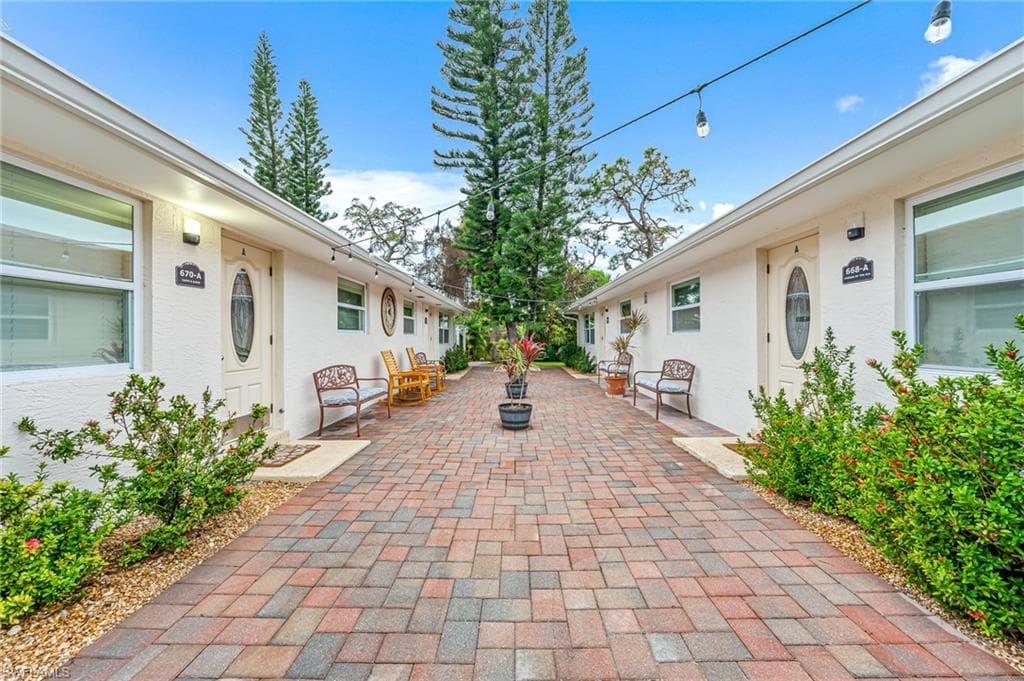 Courtyard entry to 4 units
