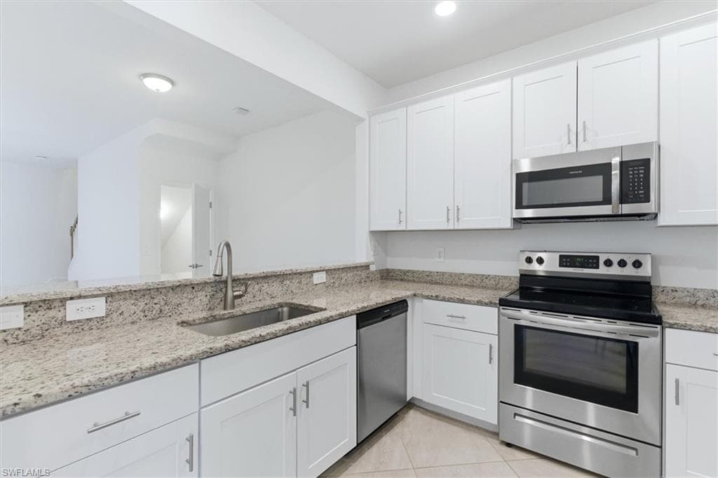 14128 Pine Lodge LN photo 9 of 45