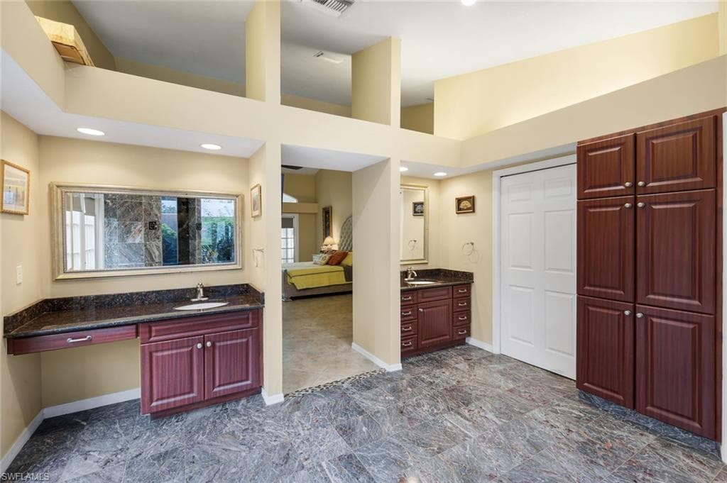 Dual Sink Areas