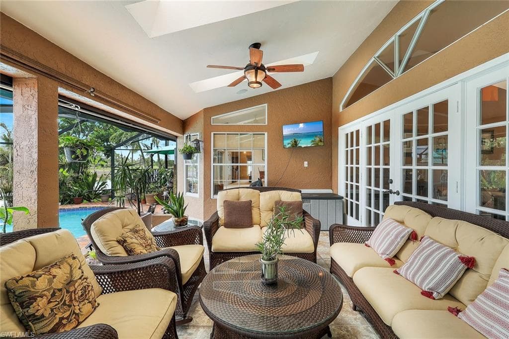 Lanai Under Truss