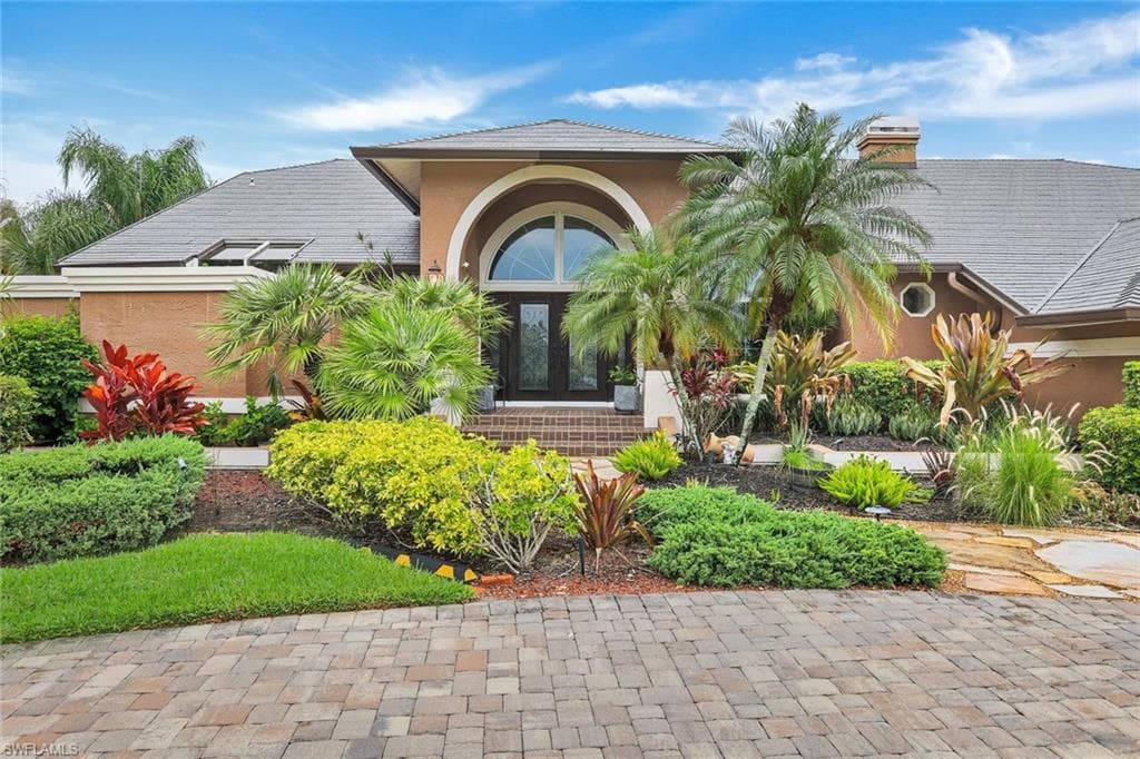 Beautiful Mature Landscaping and Garden Walkways