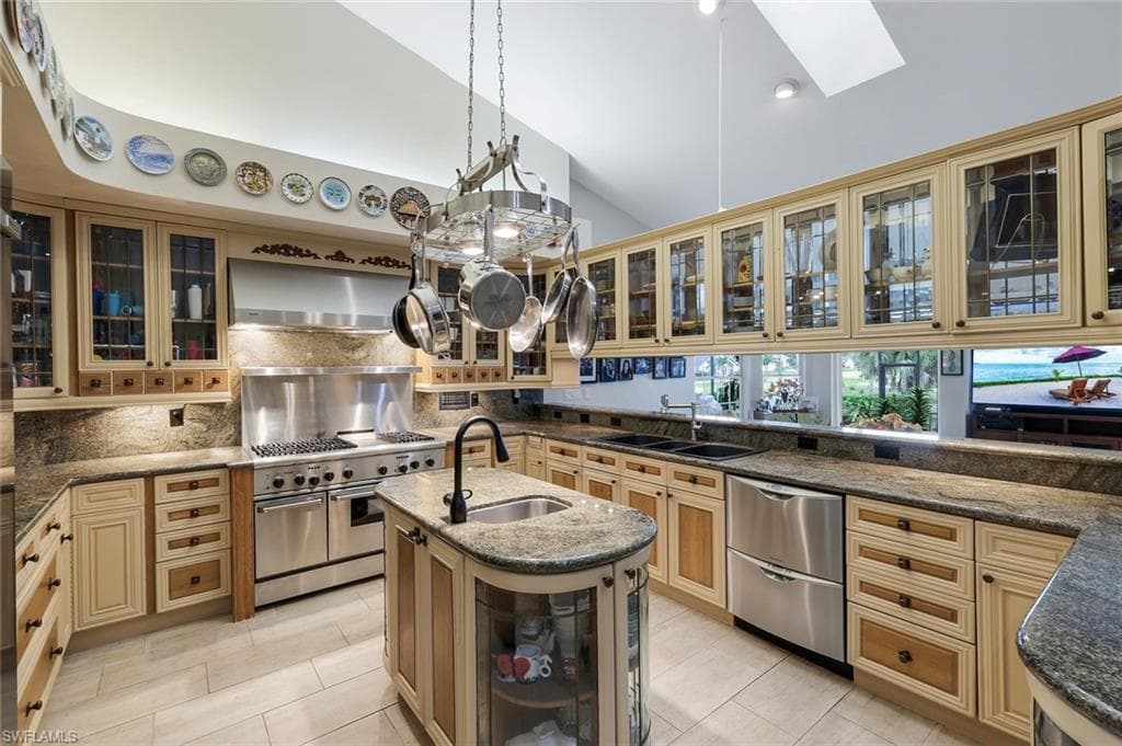 Over 38' of Granite Counter Space