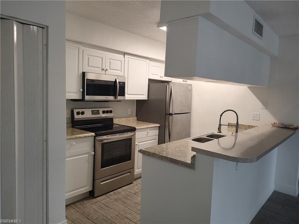 5311 Summerlin RD 1109 photo 3 of 9