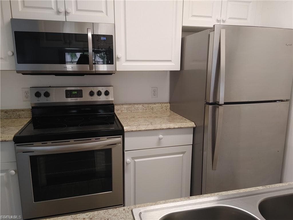 5311 Summerlin RD 1109 photo 5 of 9