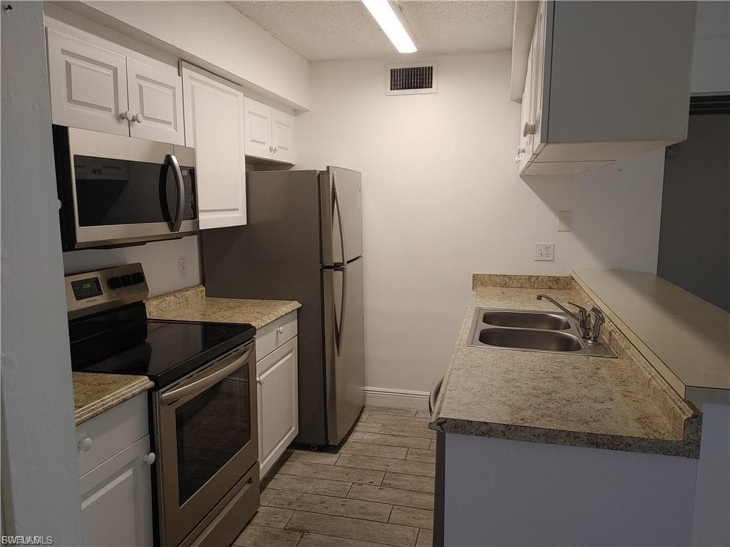 5311 Summerlin RD 1109 photo 4 of 9
