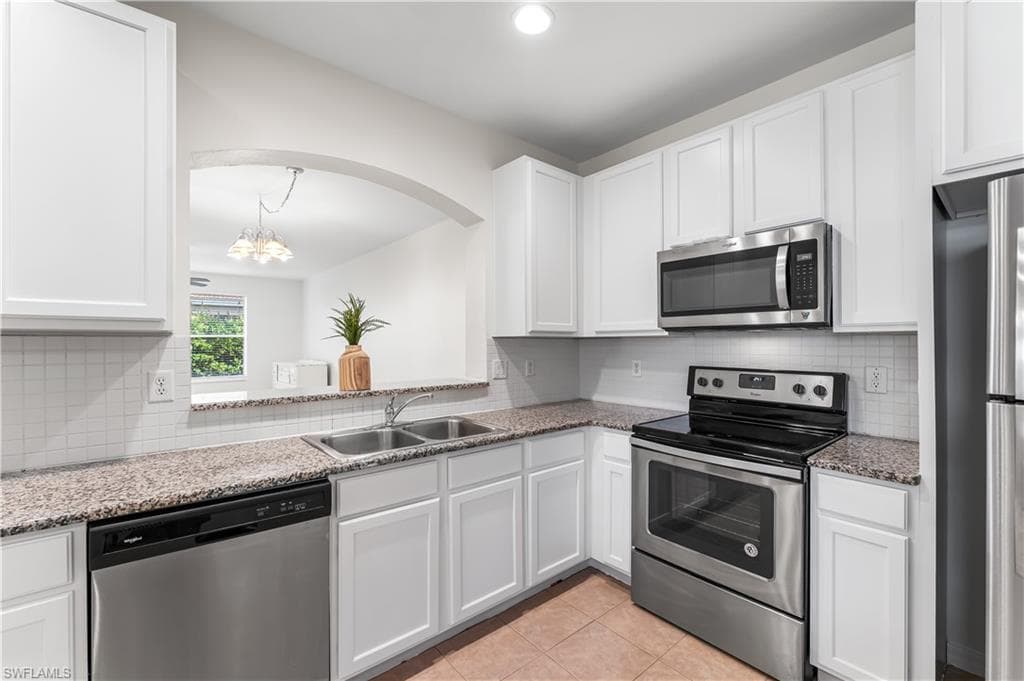 17513 Cherry Ridge LN photo 2 of 49