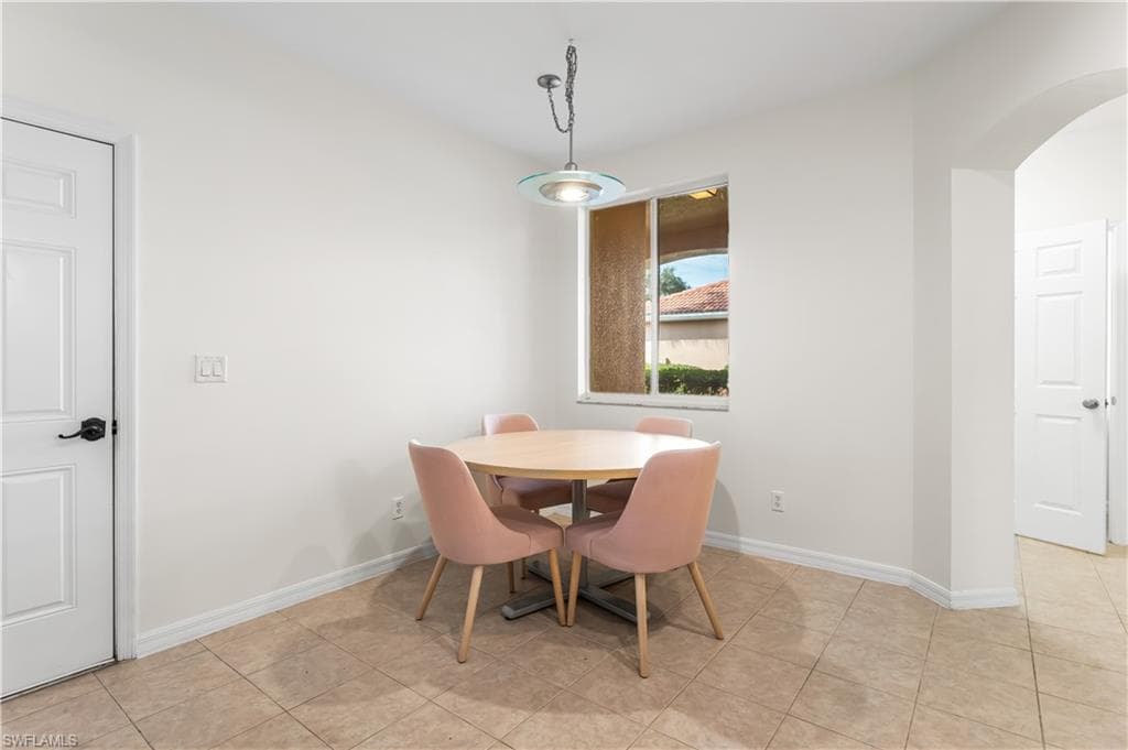 17513 Cherry Ridge LN photo 7 of 49