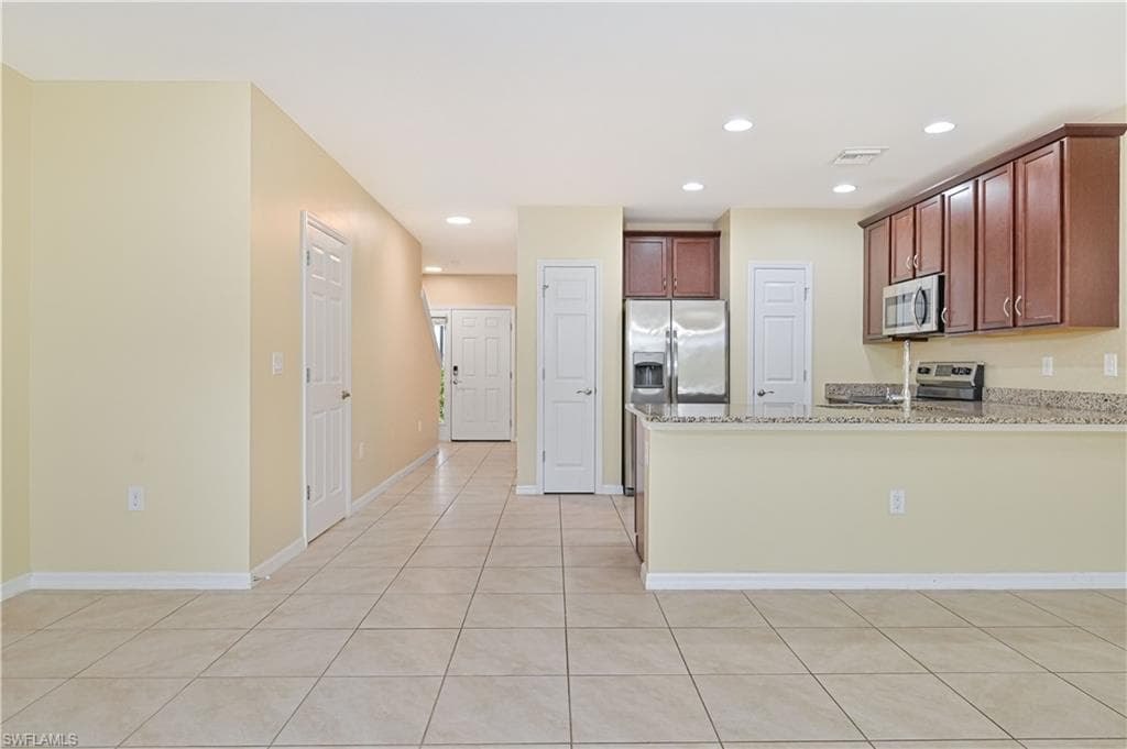 3739 Crofton CT photo 17 of 41