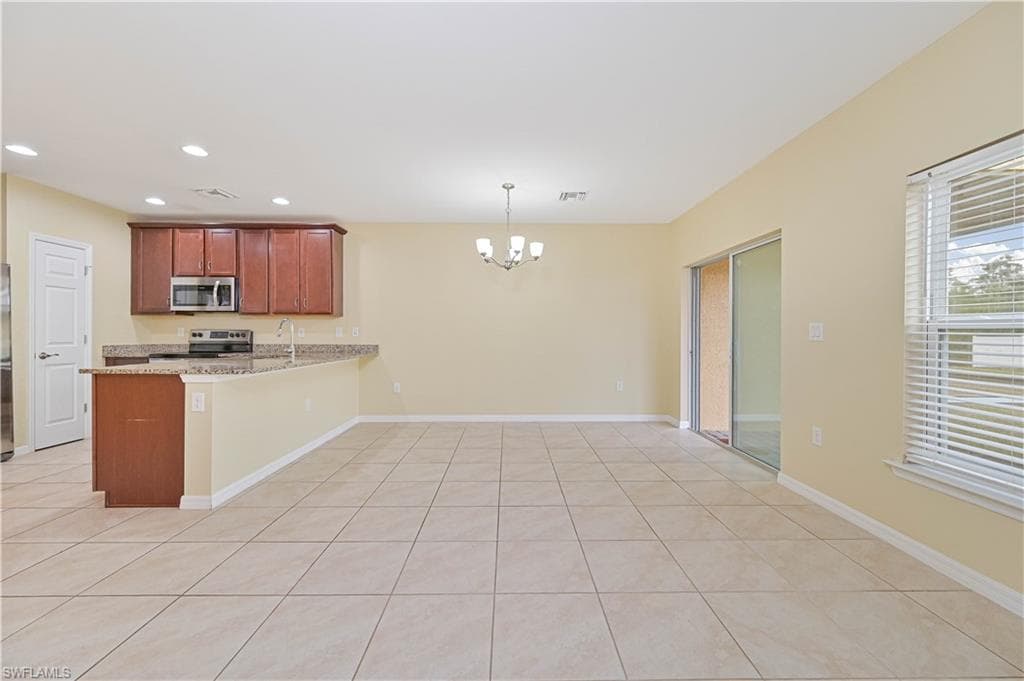 3739 Crofton CT photo 15 of 41