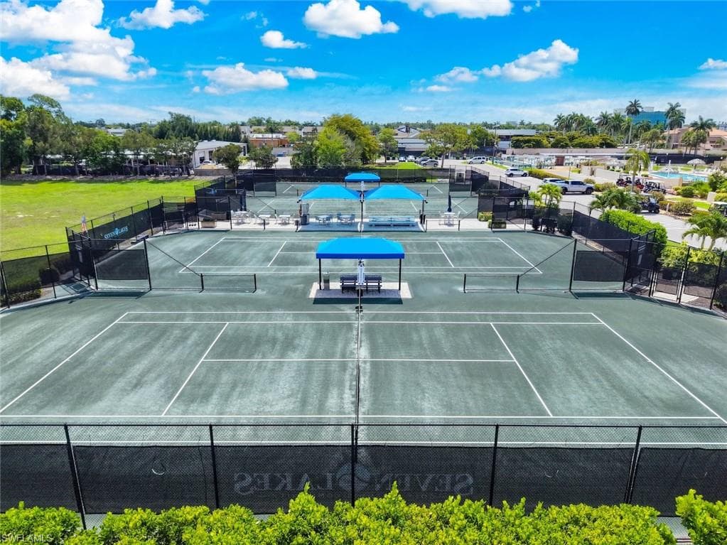 Multiple tennis courts in Seven Lakes