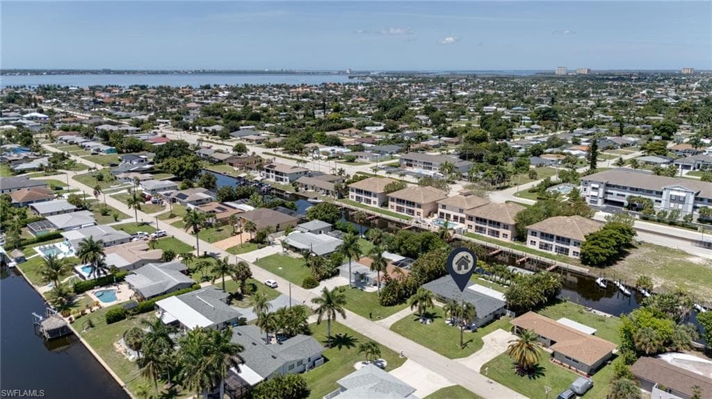 Gulf-access neighborhood setting