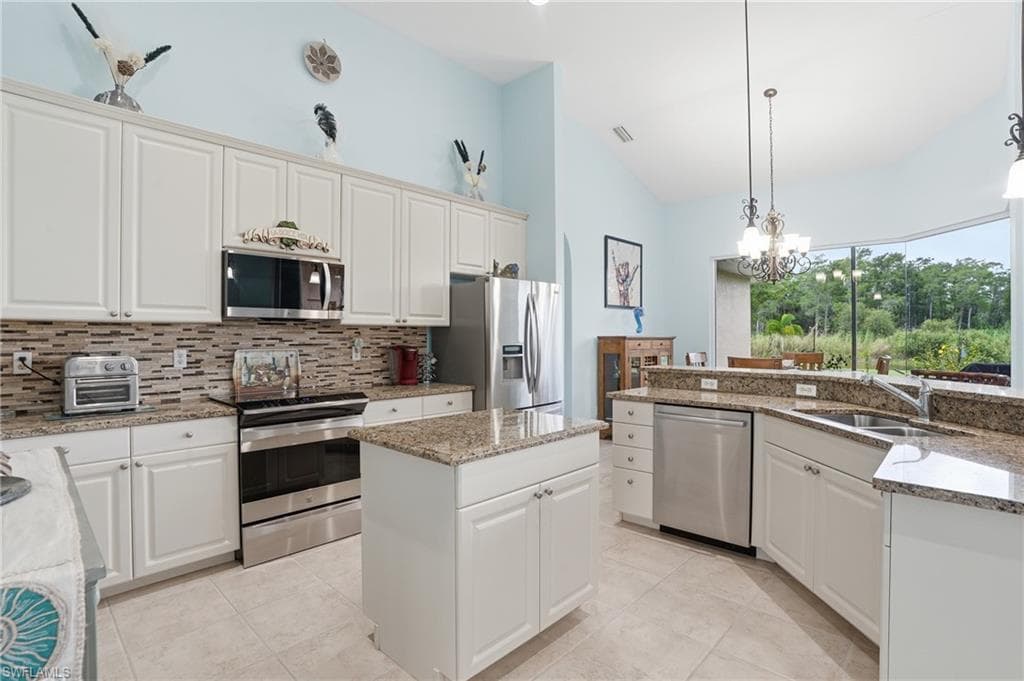 18391 Royal Hammock BLVD photo 11 of 36