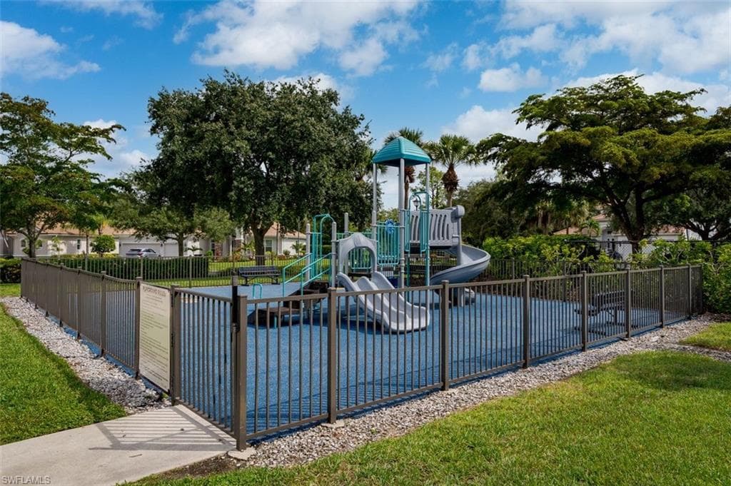 15821 Delaplata LN photo 31 of 32