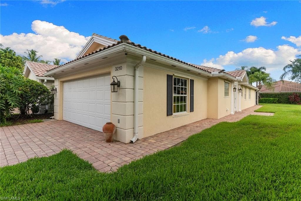 3210 Barbados LN photo 32 of 47