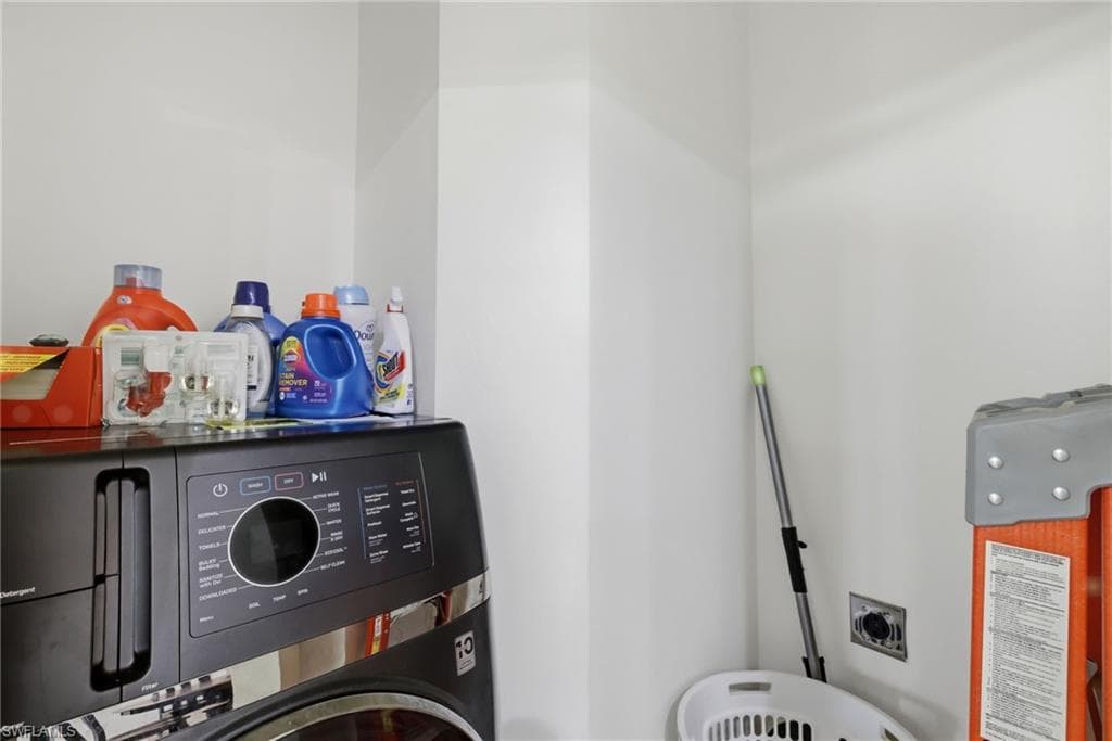 1108 Winding Pines CIR 201 photo 19 of 38