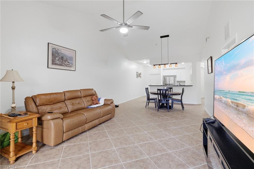 1108 Winding Pines CIR 201 photo 4 of 38