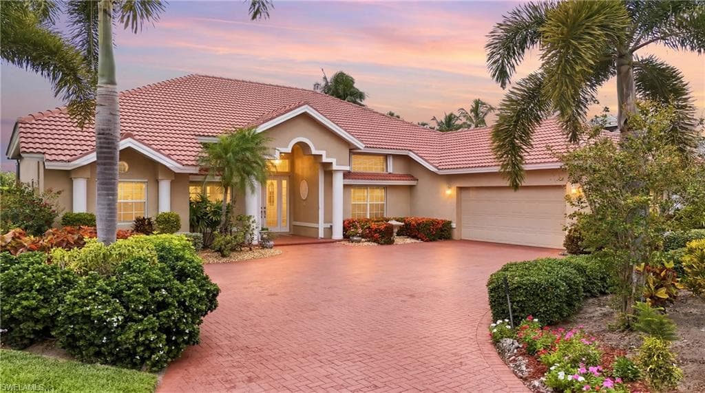 11811 Longshore WAY E photo 1 of 38