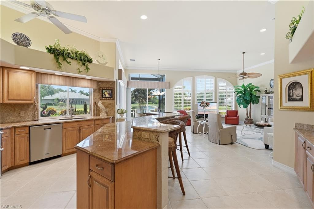 11811 Longshore WAY E photo 8 of 38