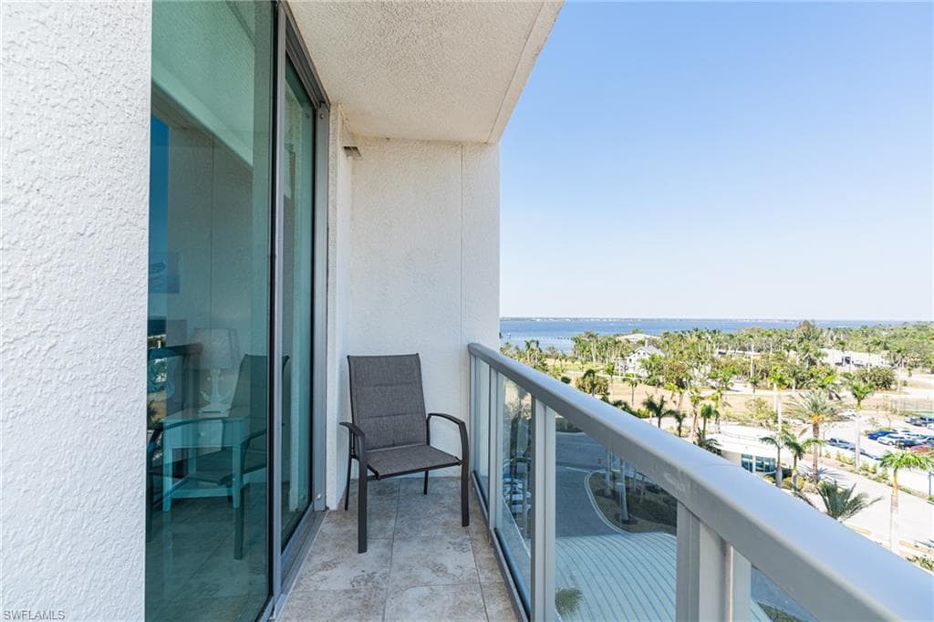 guest bedrooms balcony