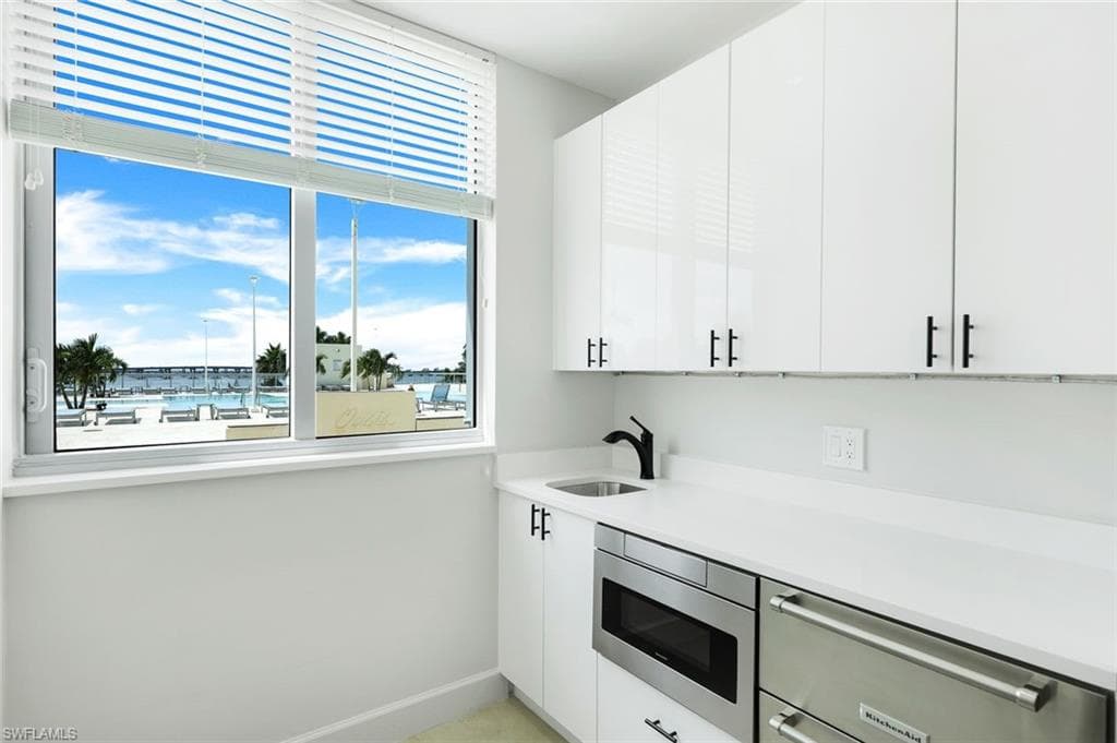 3000 Oasis Grand BLVD 801 photo 38 of 42
