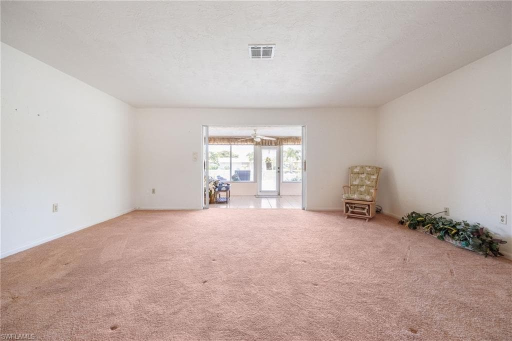 5585 Hamlet LN photo 18 of 50