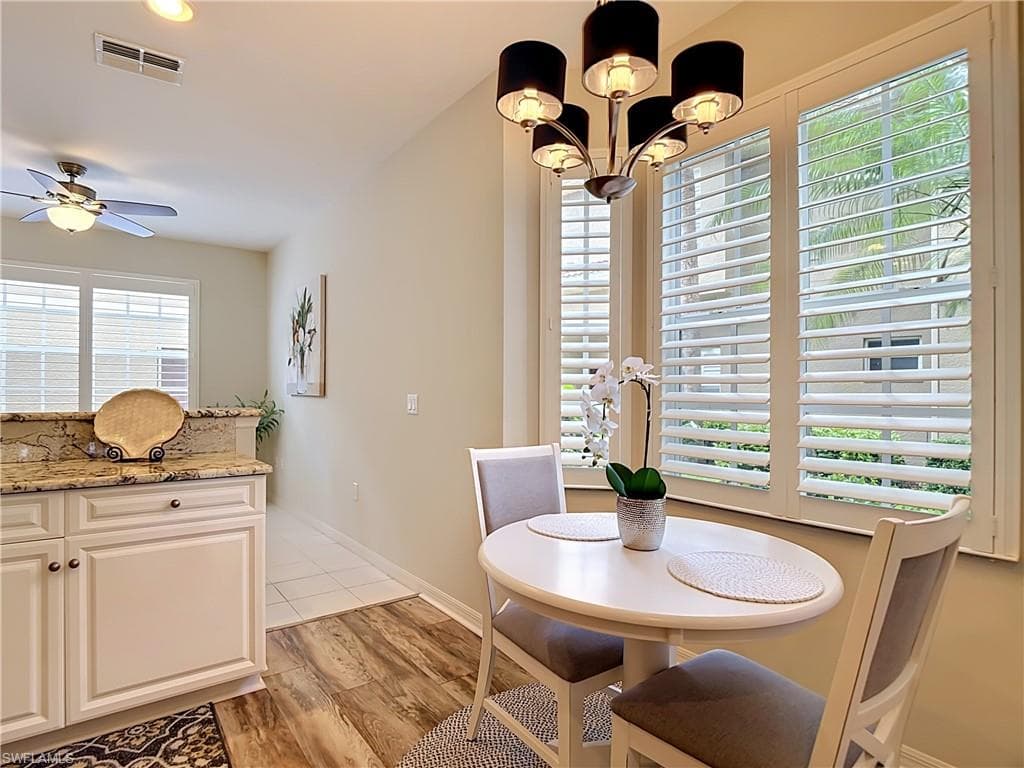 20071 Seagrove ST 1001 photo 17 of 48