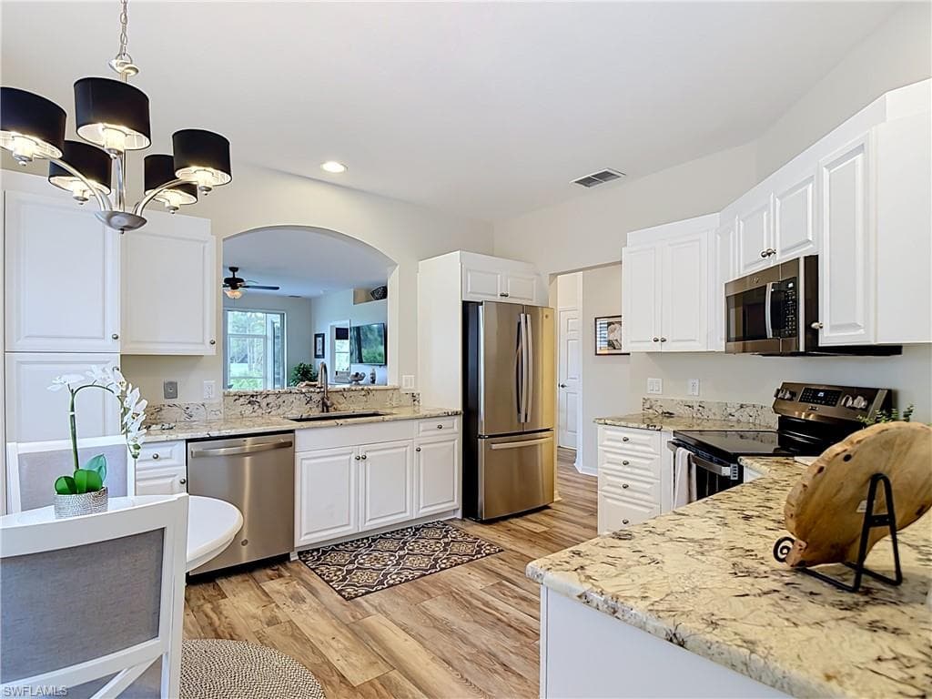 20071 Seagrove ST 1001 photo 16 of 48