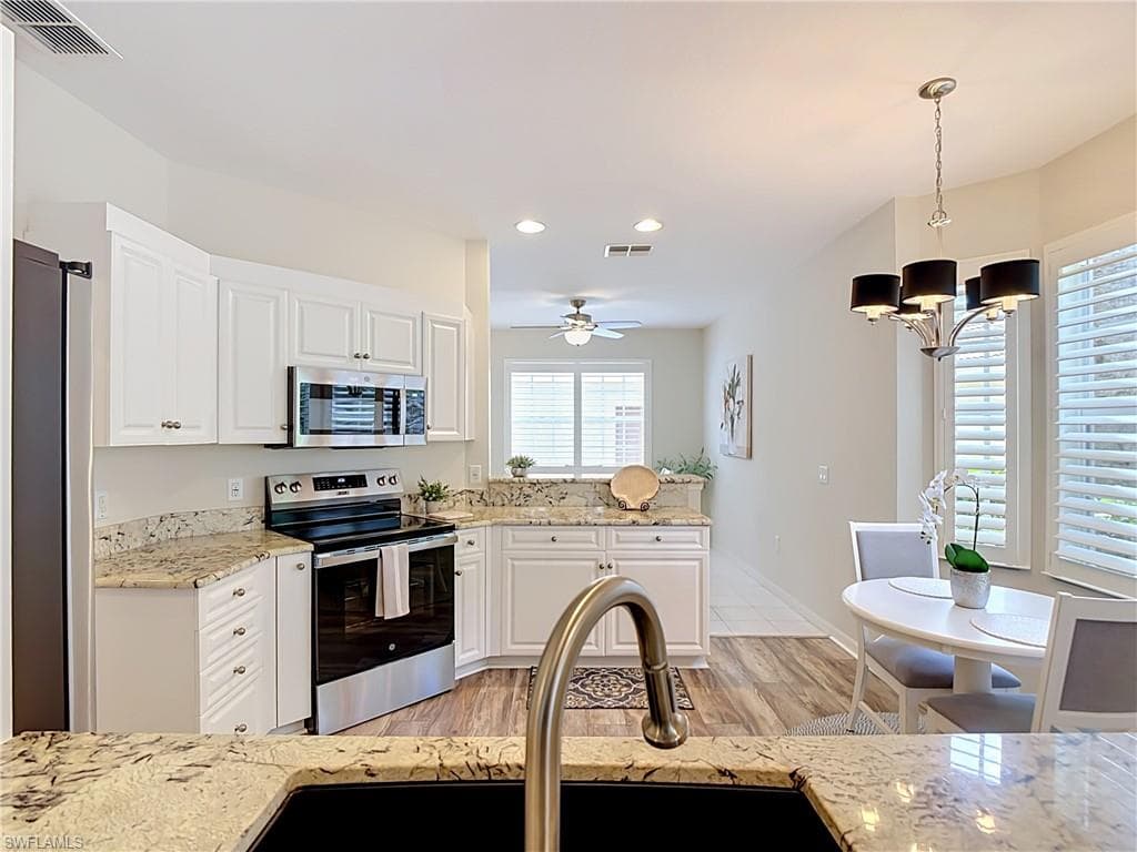 20071 Seagrove ST 1001 photo 12 of 48