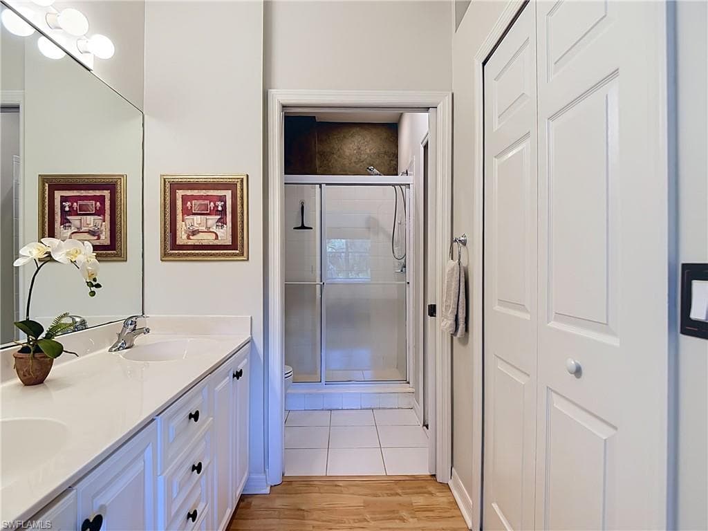 20071 Seagrove ST 1001 photo 26 of 48