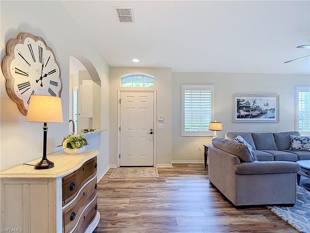 20071 Seagrove ST 1001 photo 7 of 48
