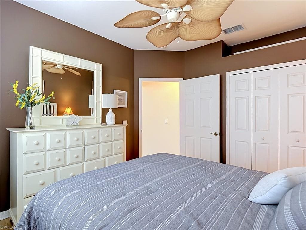 20071 Seagrove ST 1001 photo 30 of 48